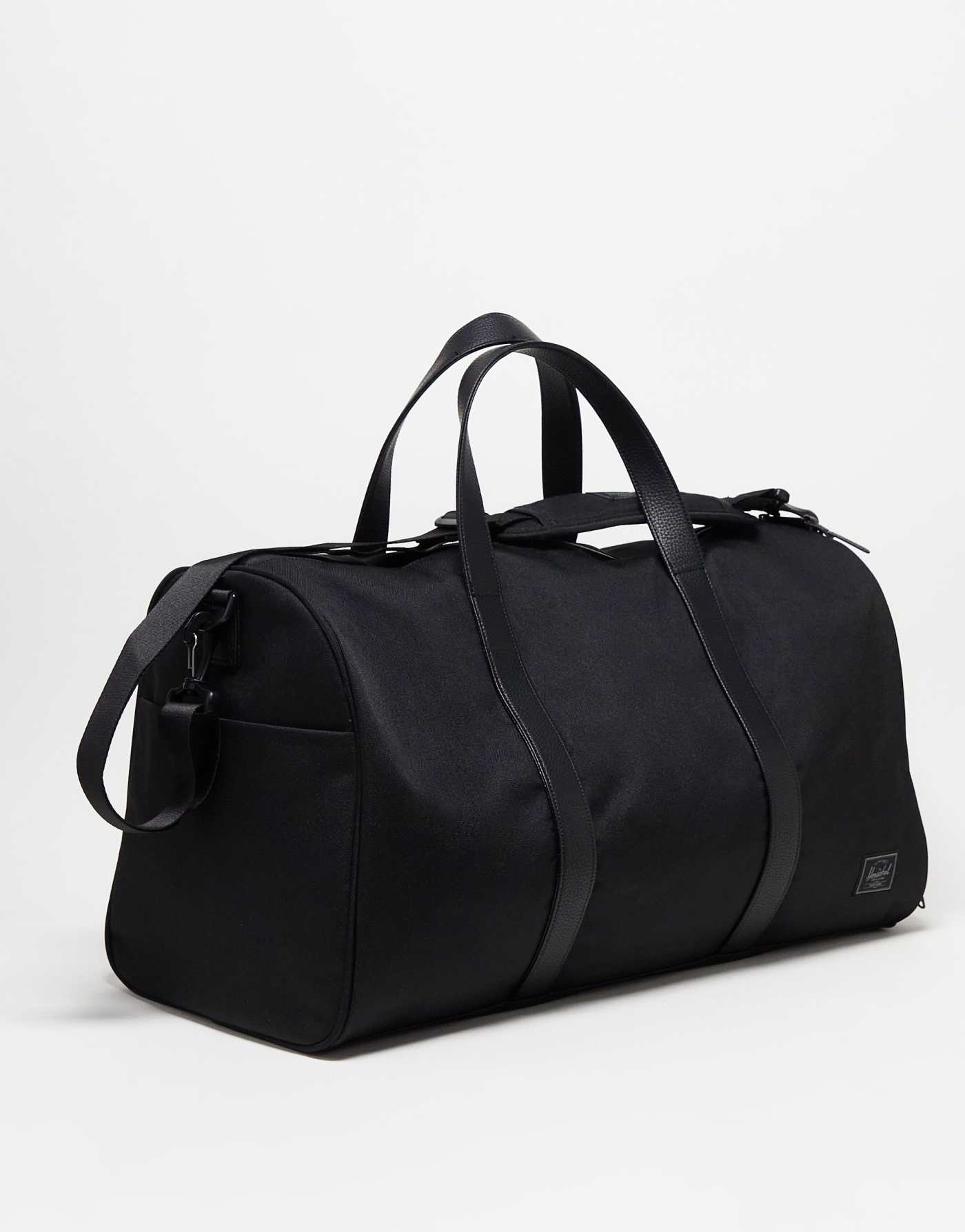 Herschel Supply Co Herschel novel duffle in black