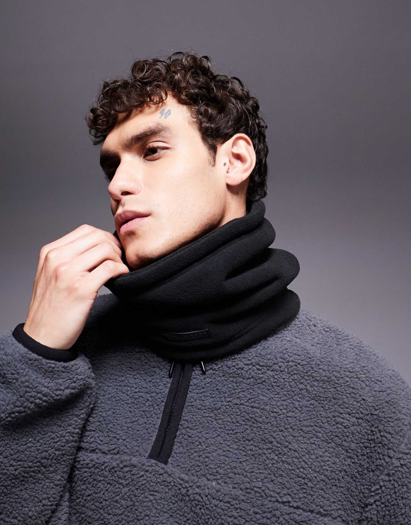 ASOS 4505 Ski fleece snood in black