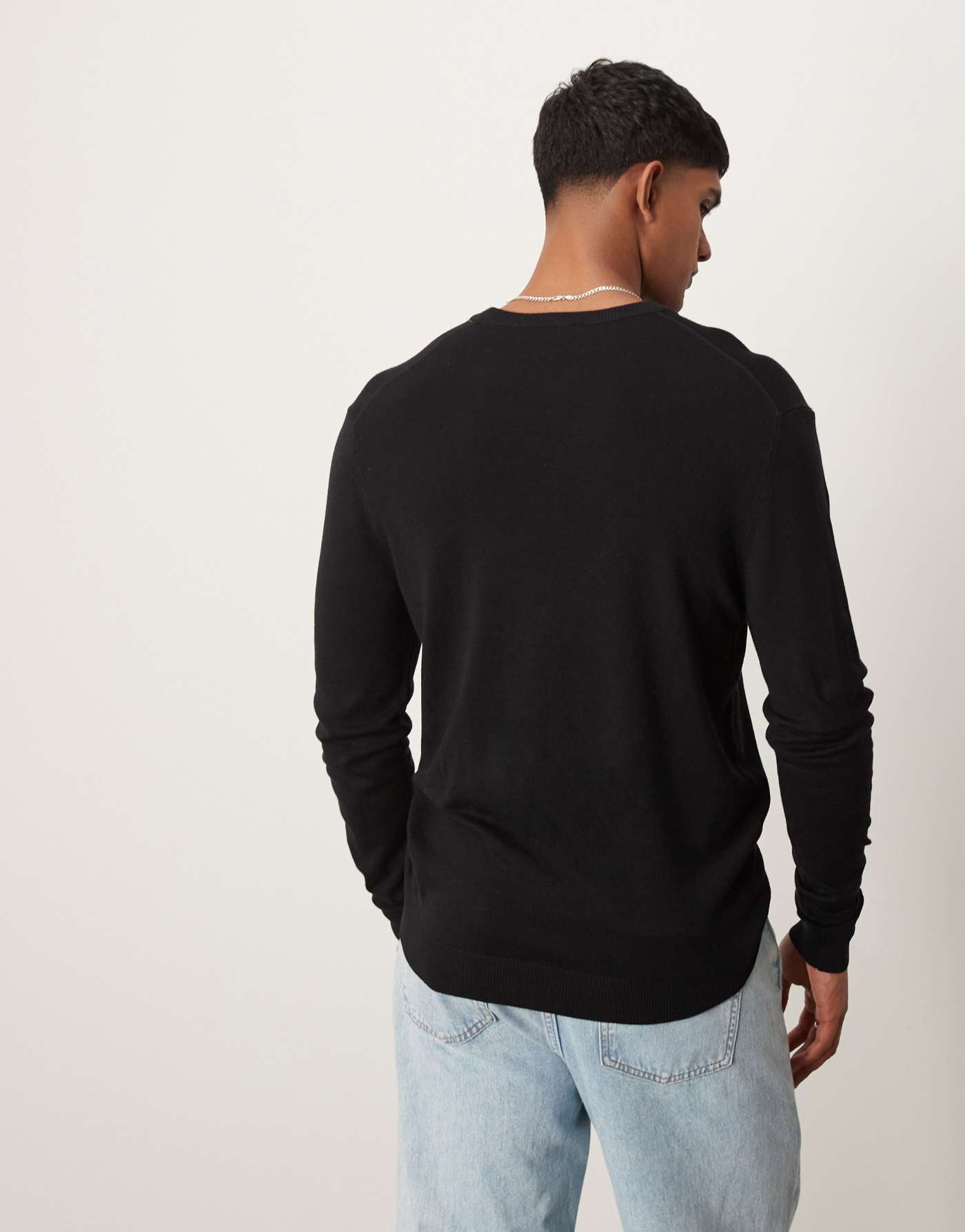 New Look muscle fit crew jumper in black