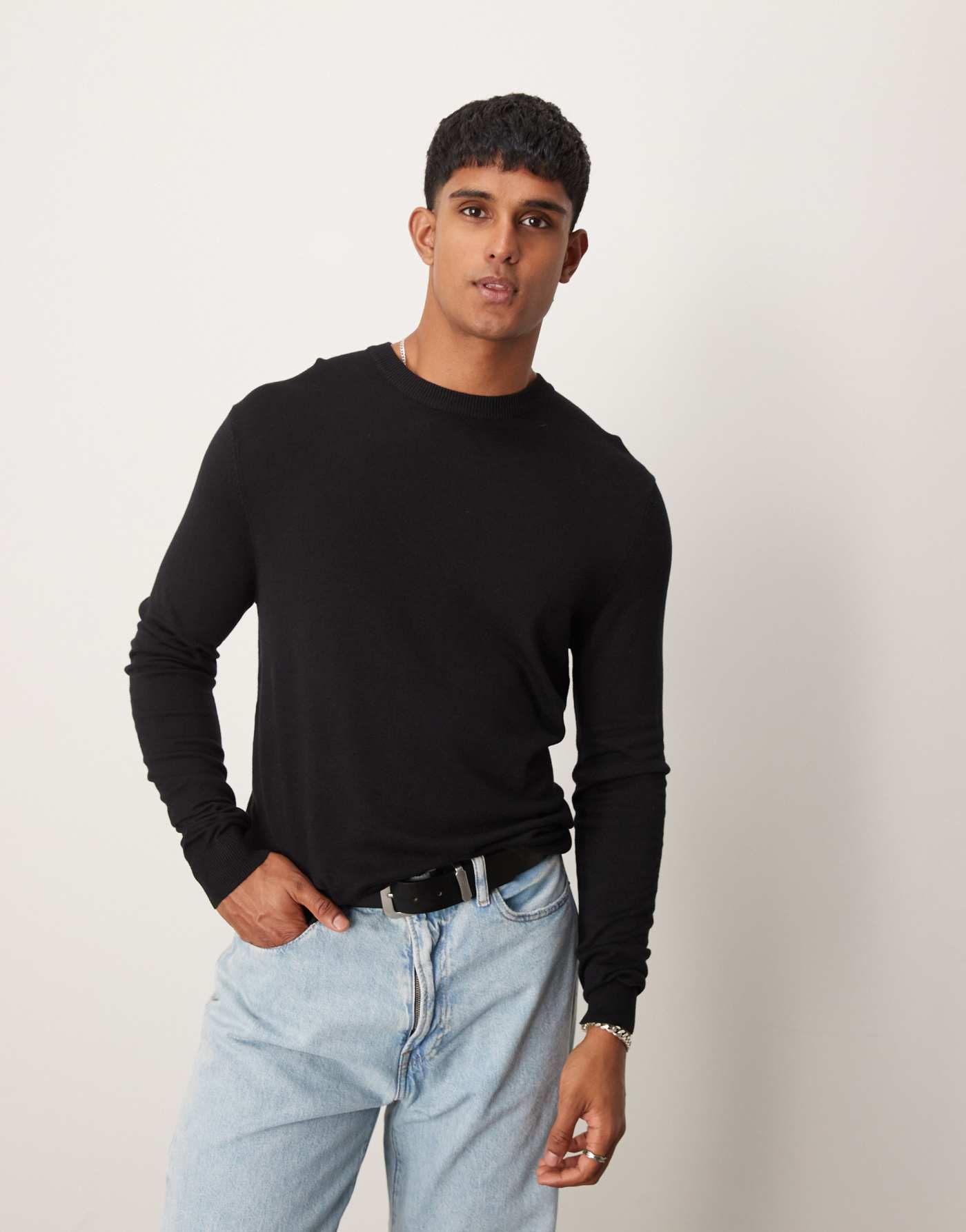 New Look muscle fit crew jumper in black