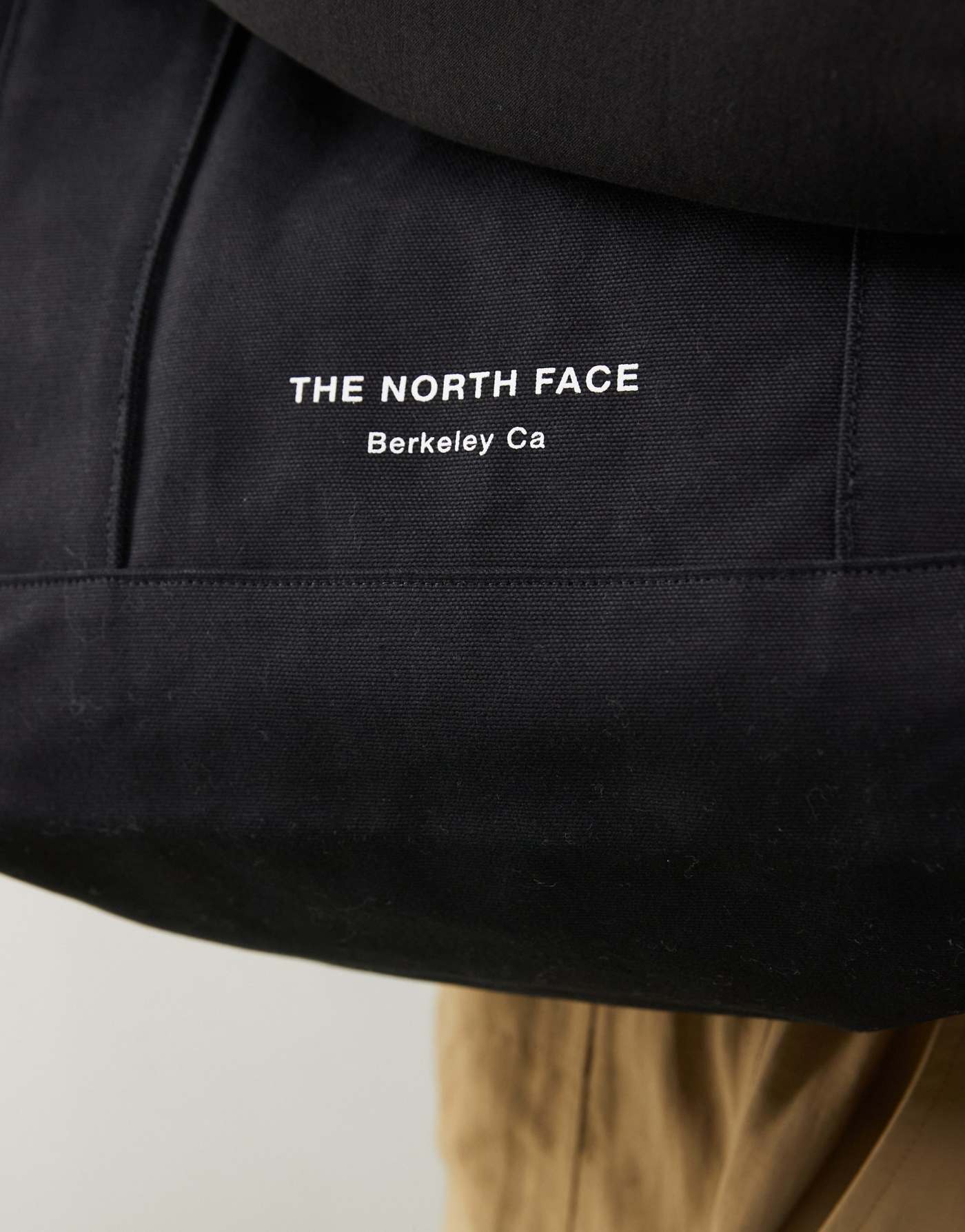 The North Face circle logo tote bag in black