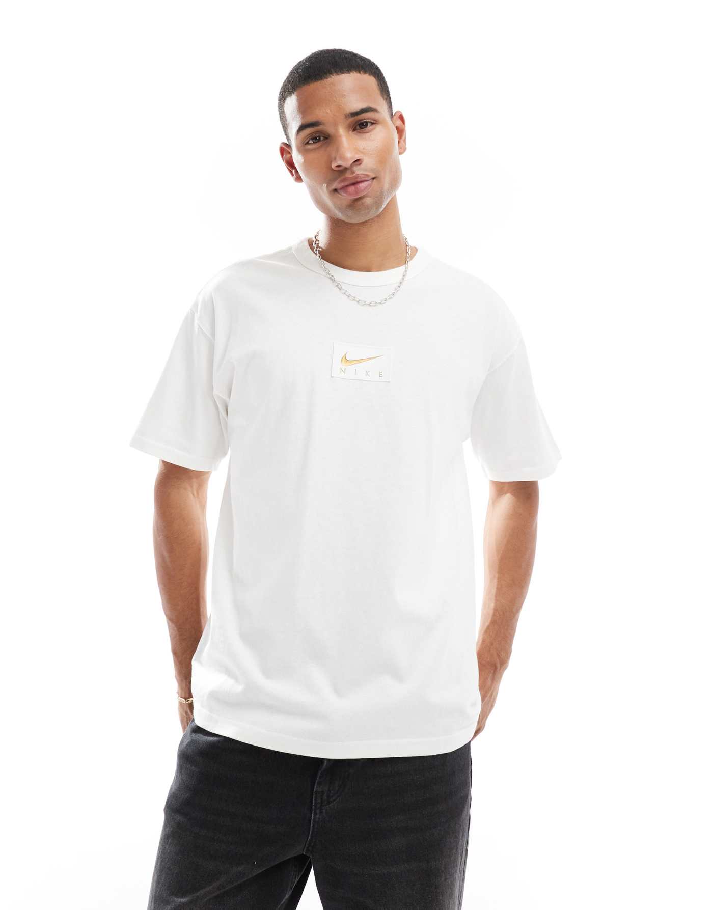 Nike centre patch logo t-shirt in white