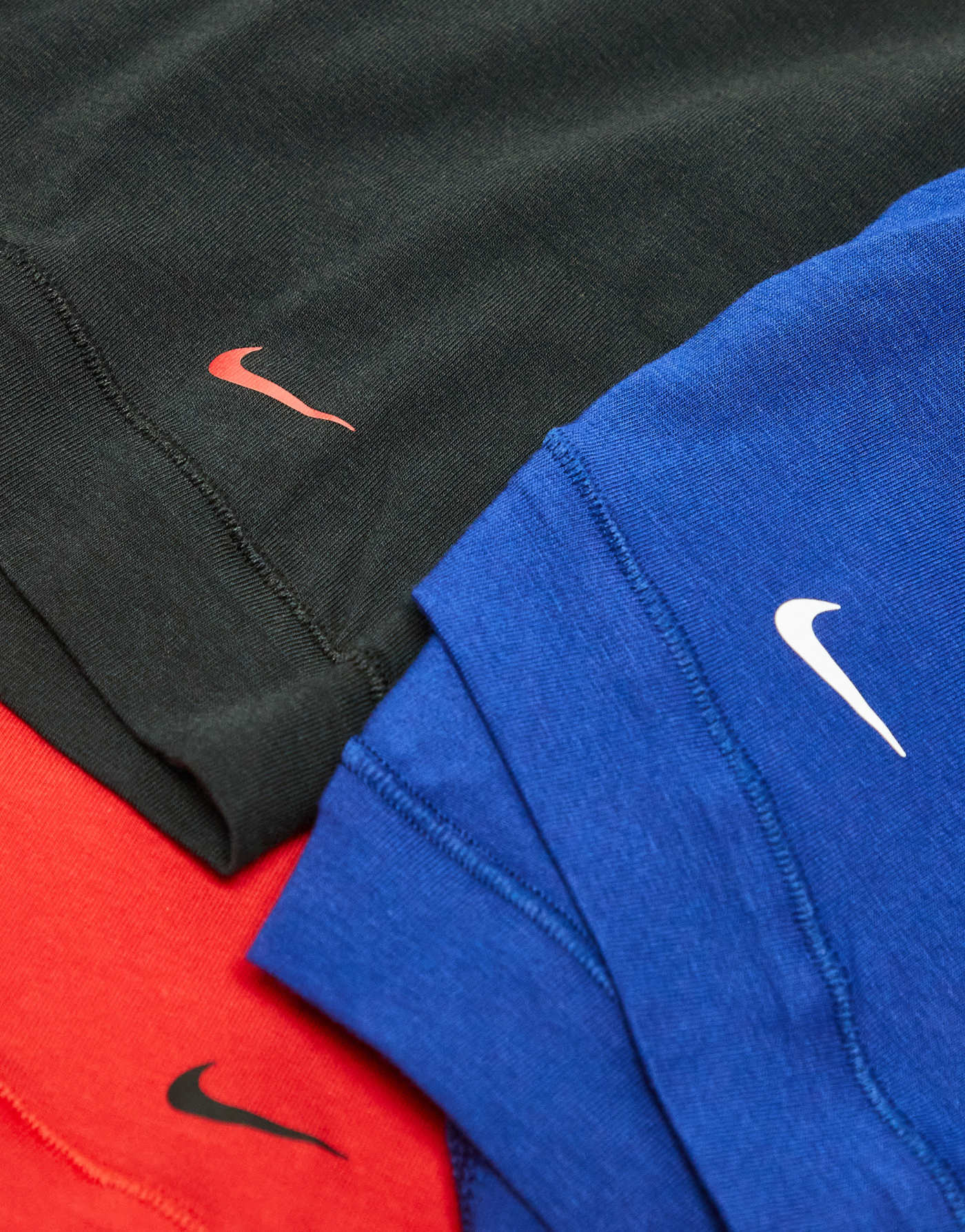 Nike Everyday Cotton Stretch 3 pack trunk in red/blue/black