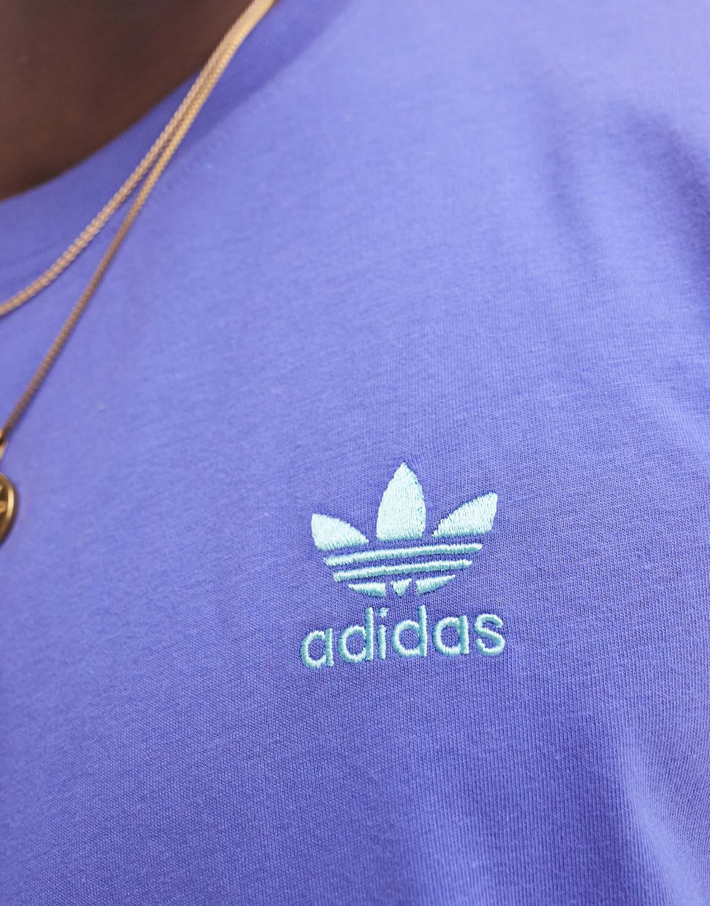 adidas Originals Trefoil Essentials t-shirt in blue