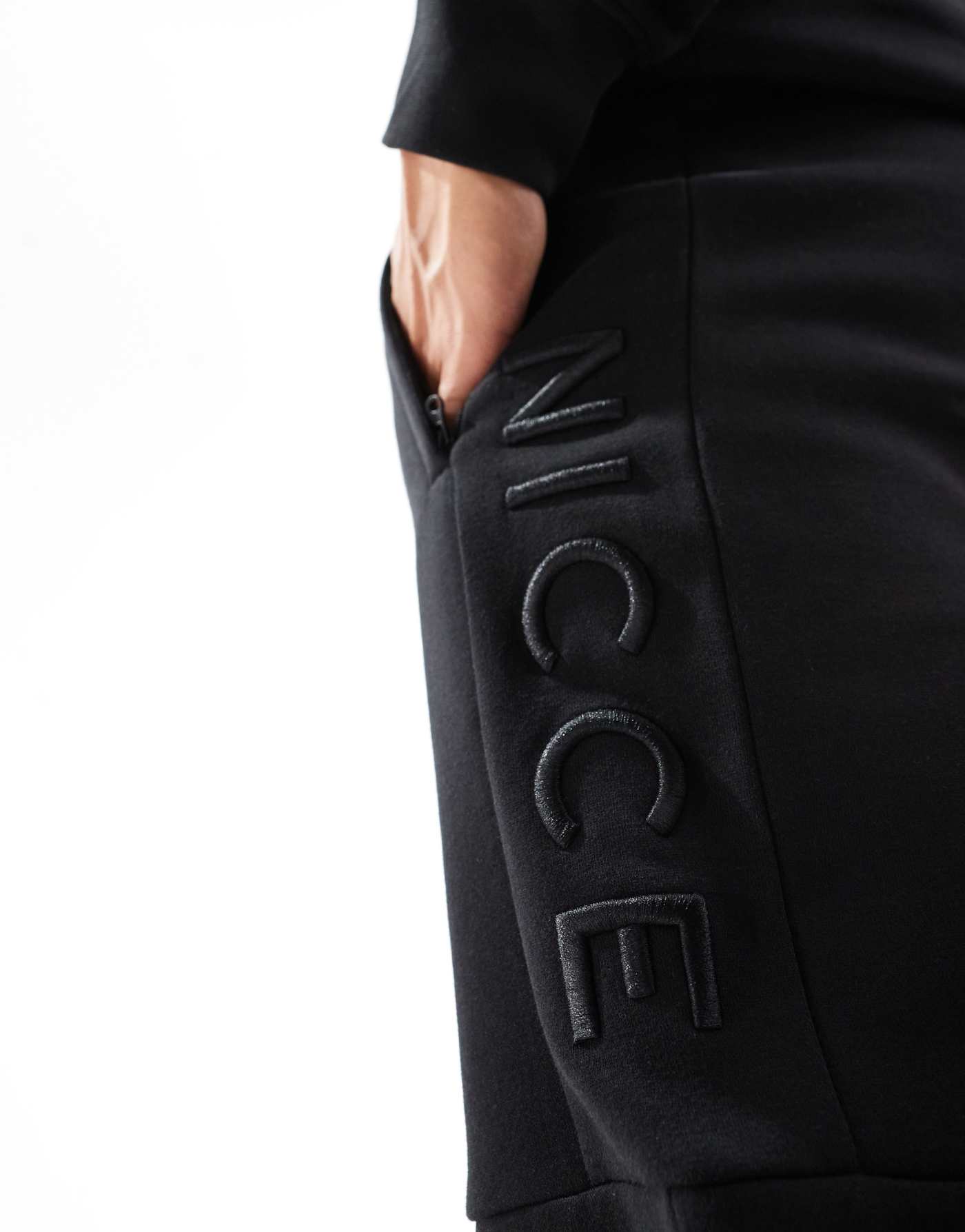 Nicce logo joggers in black