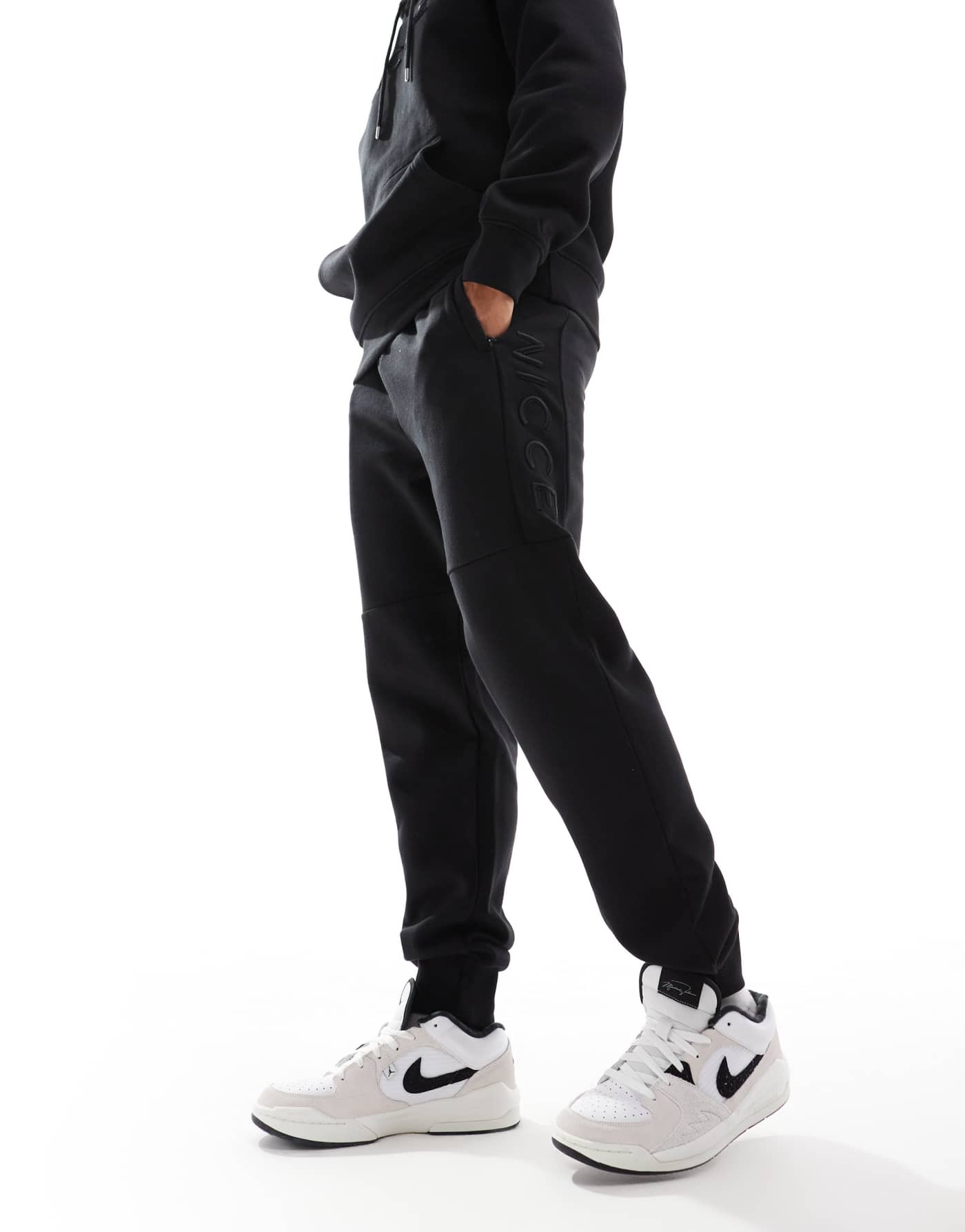 Nicce logo joggers in black