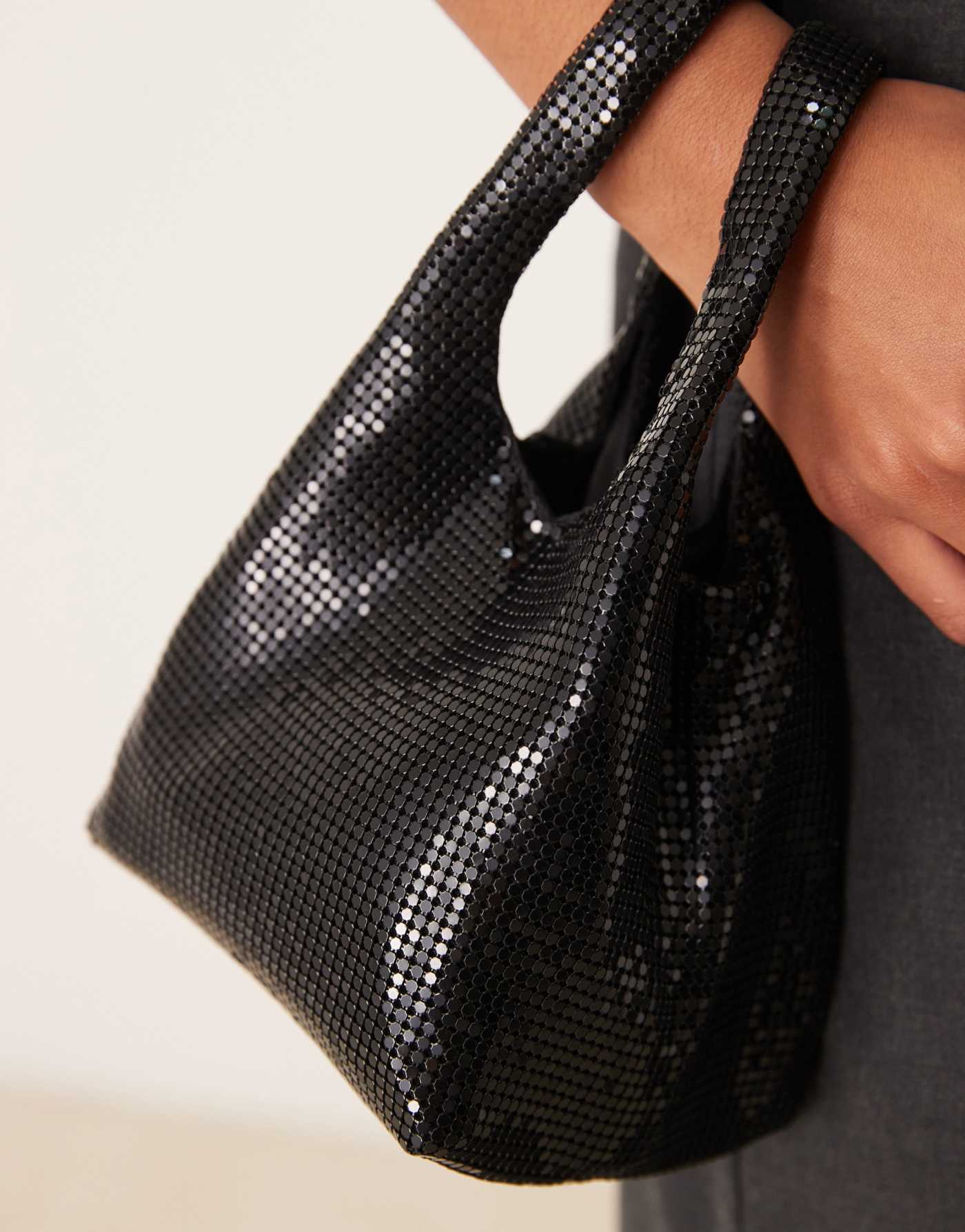 My Accessories chainmail bucket bag in black