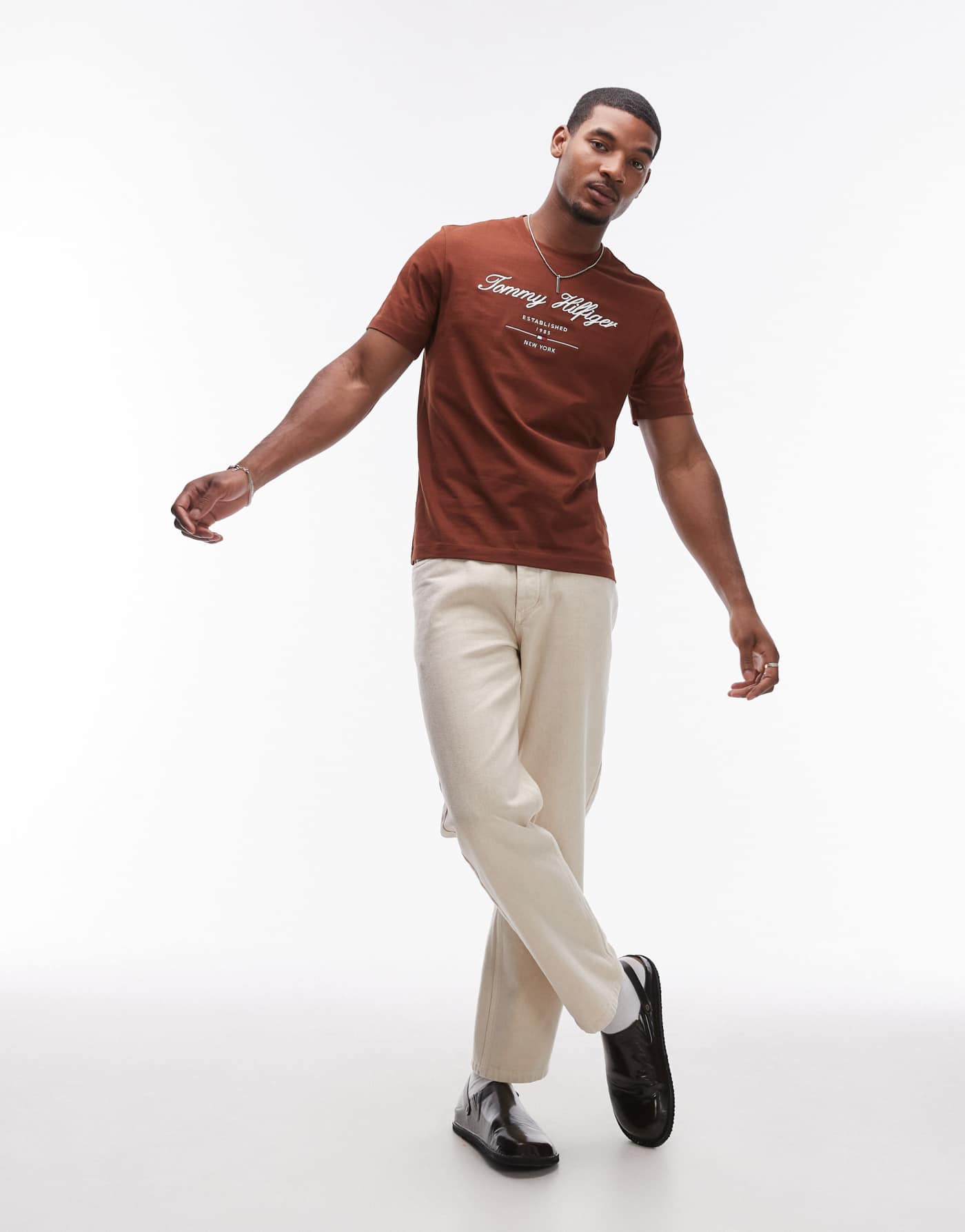 Tommy Hilfiger script logo t-shirt in brown