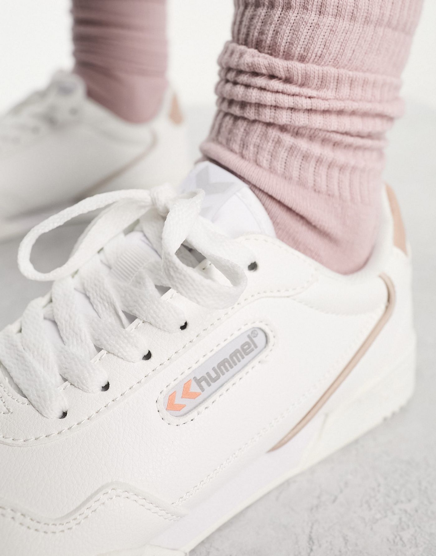 Hummel Forli trainers in white and rose