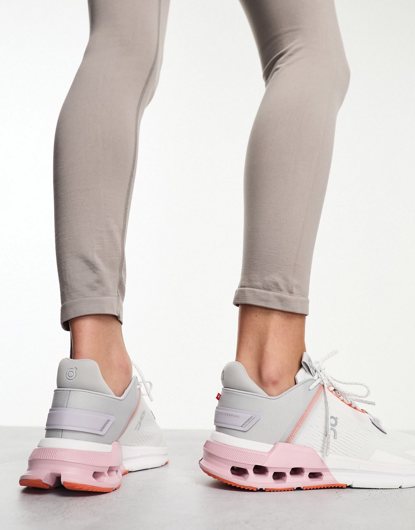 ON Cloudnova Flux trainers in grey and pink