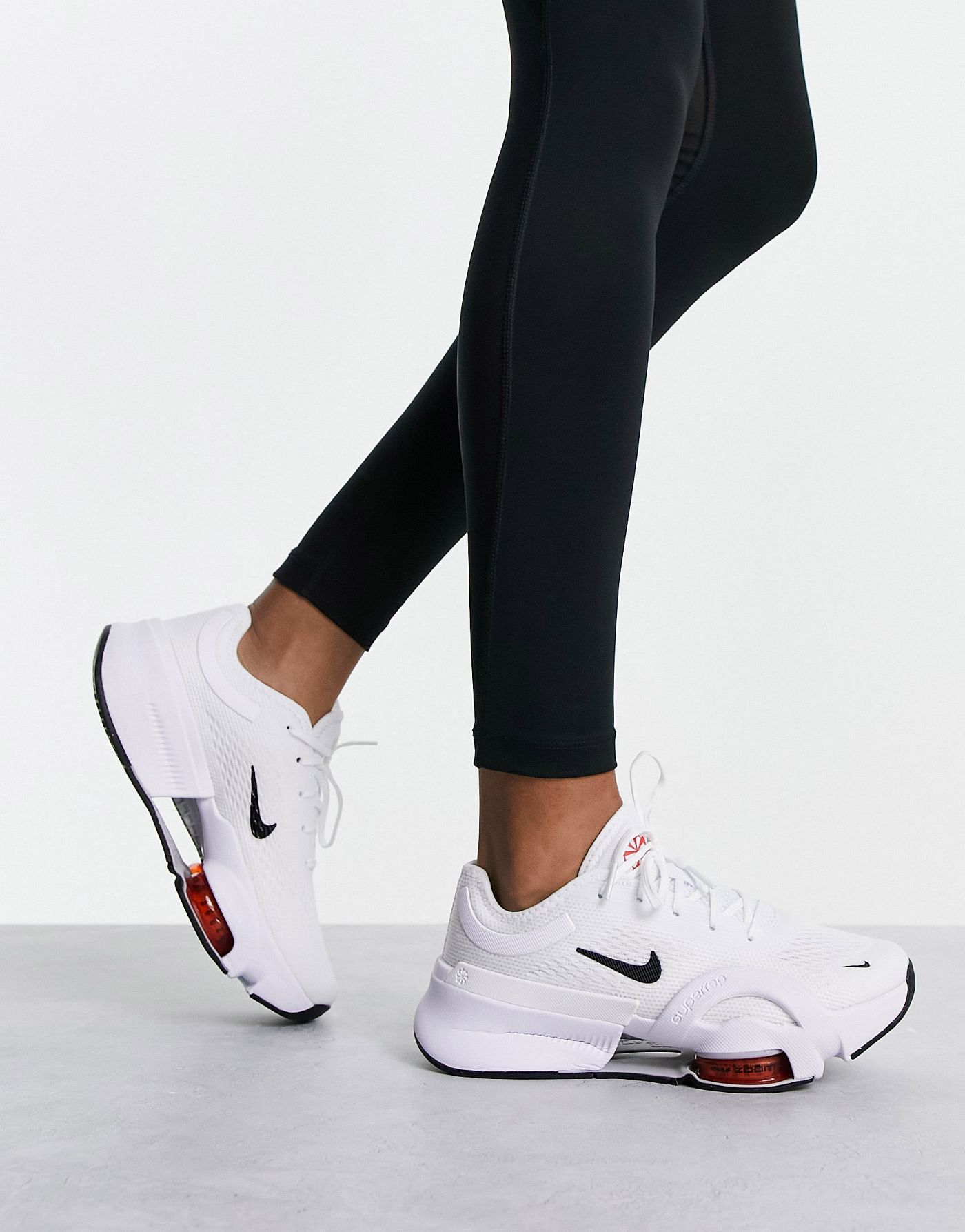 Nike Training Zoom Super Rep 4 in white