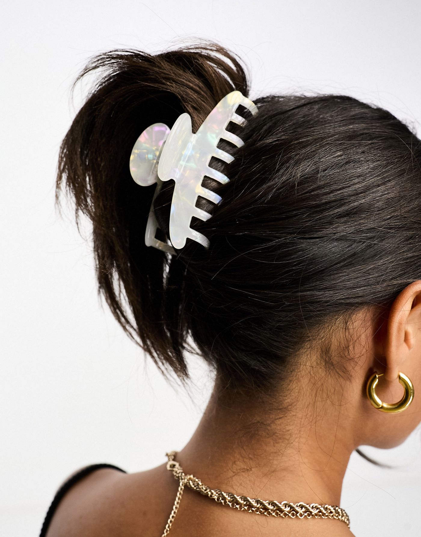 Monki 2 pack hair claw clips in multi colour and white soild