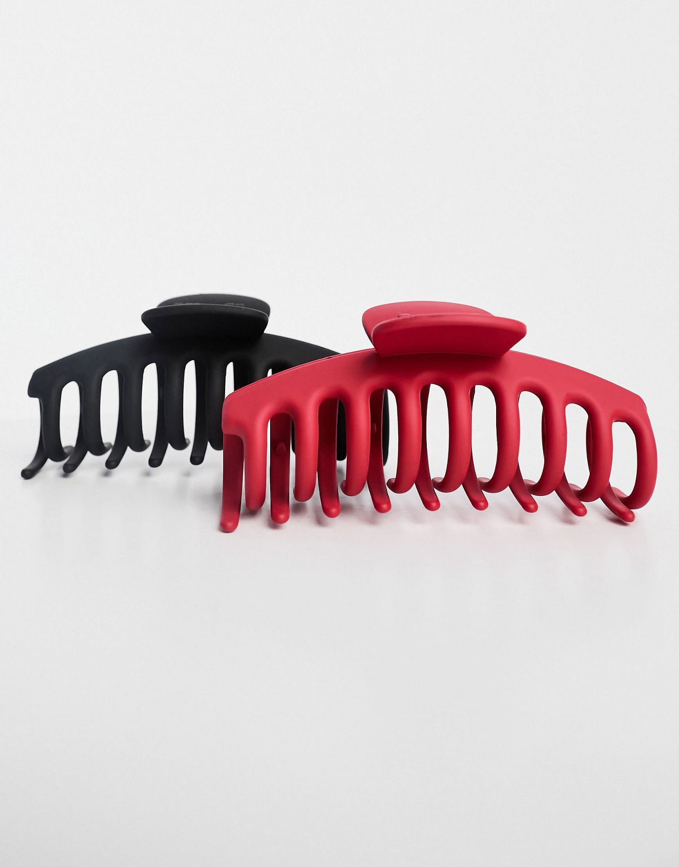 Monki 2 pack hair claw clips in black and red