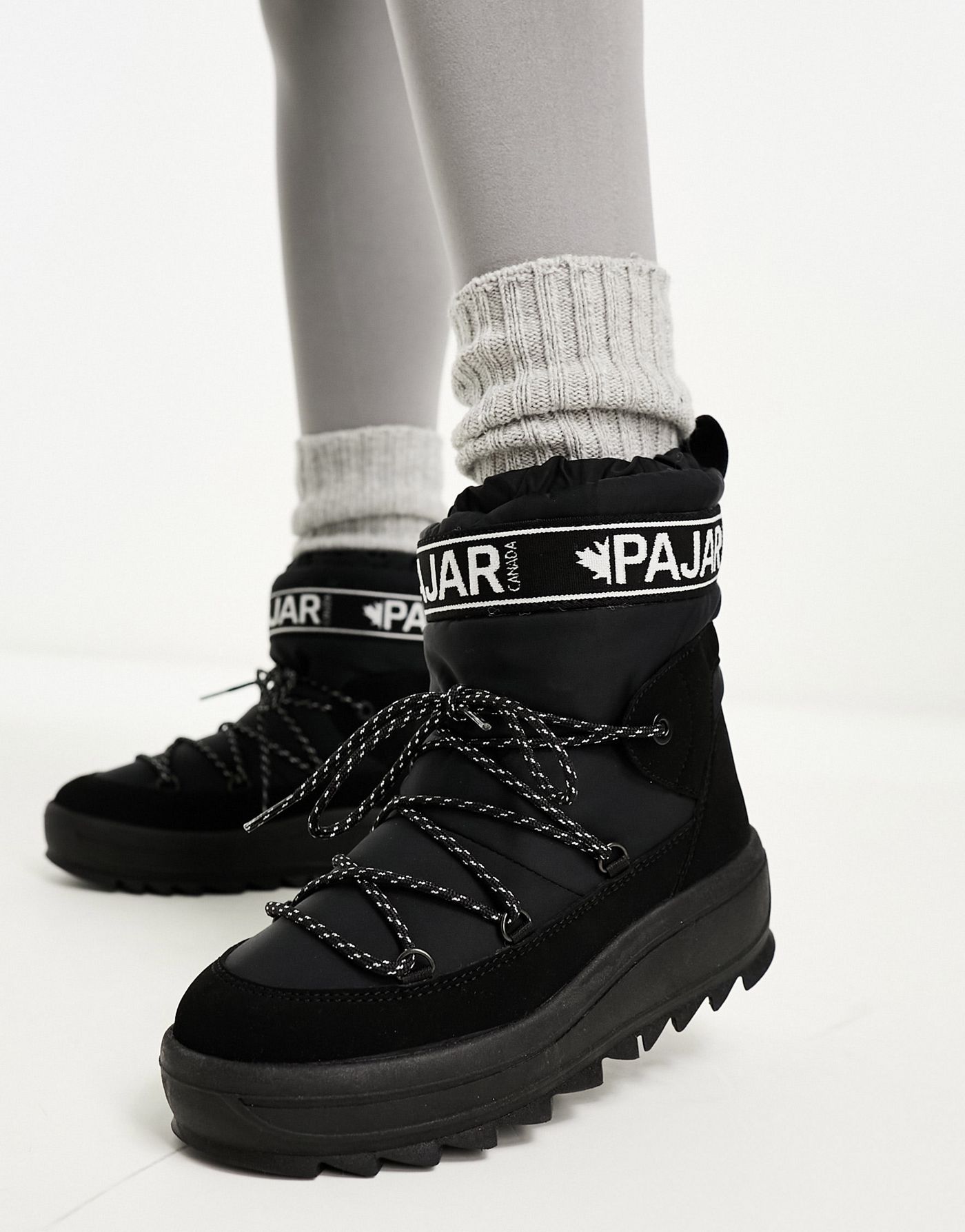 Pajar snow boots in black