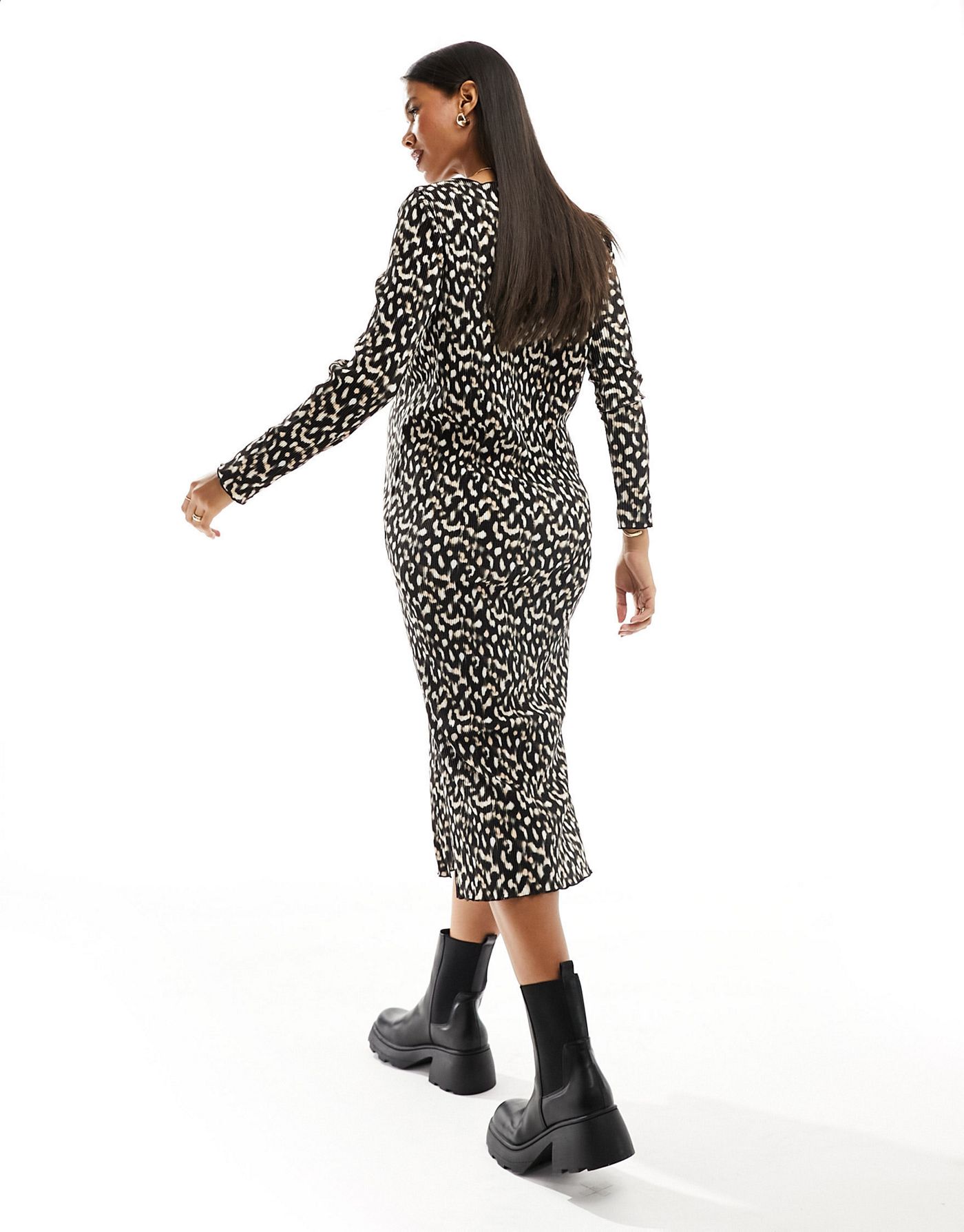 Mamalicious Maternity plisse midi dress with side split in leopard print
